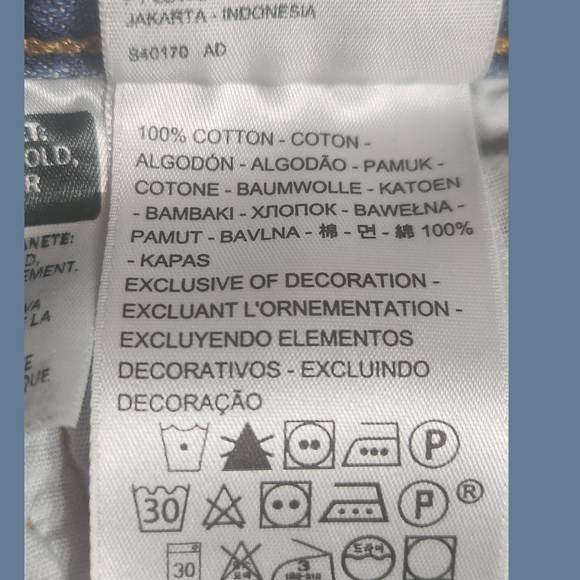 Levi's 501 High Waisted Distressed Button Fly Denim Shorts Waist 33. - Picture 7 of 9